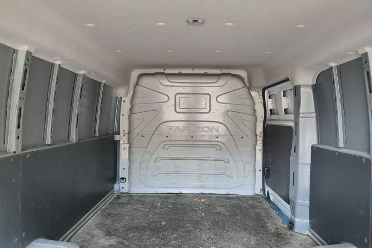 Used Farizon Xingxiang V 2023 V5E AVIC Lithium Battery 38.64kWh Deluxe Edition Headliner