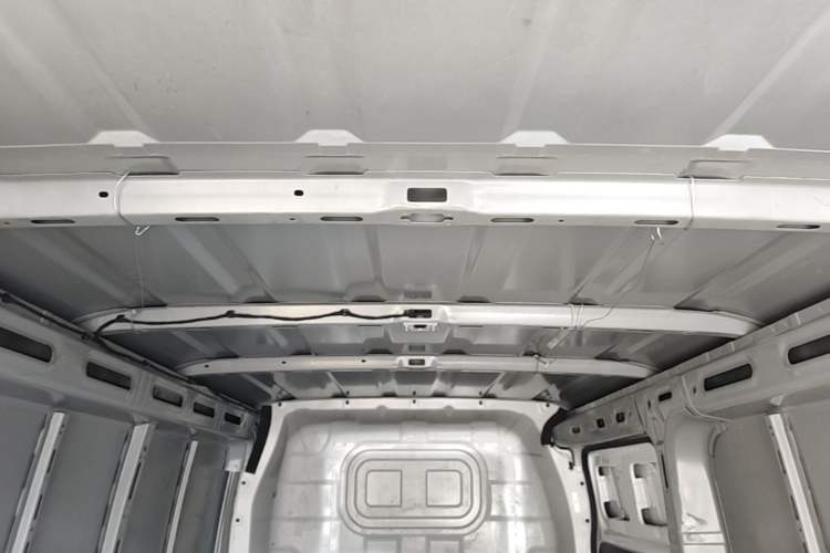 Used Farizon Xingxiang V 2023 V6E Guoxuan Hi-Tech 41.93 kWh Value Edition Headliner