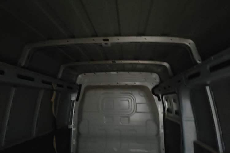 Used Farizon Xingxiang V 2023 V6E Guoxuan Hi-Tech 41.93 kWh Value Edition Headliner