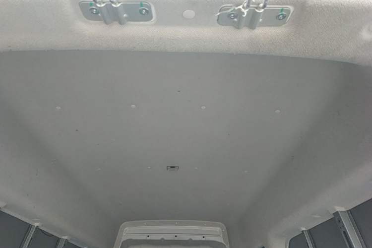 Used Farizon Xingxiang V 2023 V6E PLUS Ningde Era 41.86kWh 3rd-Generation Battery Pack – Premium Edition Headliner