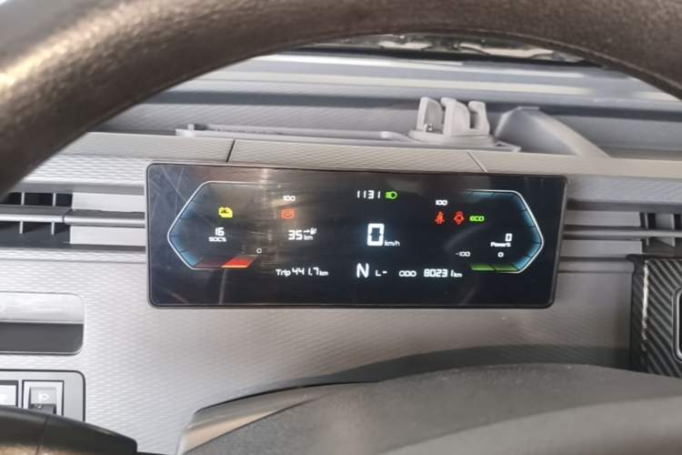 Used Farizon Xingxiang V 2023 V6E PLUS Ningde Era 41.86kWh 3rd-Generation Battery Pack – Value Edition Instrument Cluster