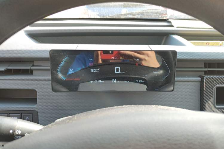 Used Farizon Xingxiang V 2023 V6E Zhonghang Lithium Battery 38.64kWh Value Edition Instrument Cluster