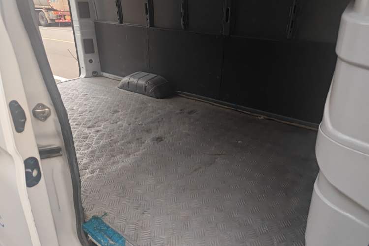 Used Farizon Xingxiang V 2023 V6E Ningde Times 41.86kWh Value Edition Interior 1