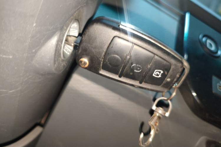 Used Farizon Xingxiang V 2023 V6E Guoxuan 41.93 kWh Feature Edition JHC6480BEV51 Interior 1
