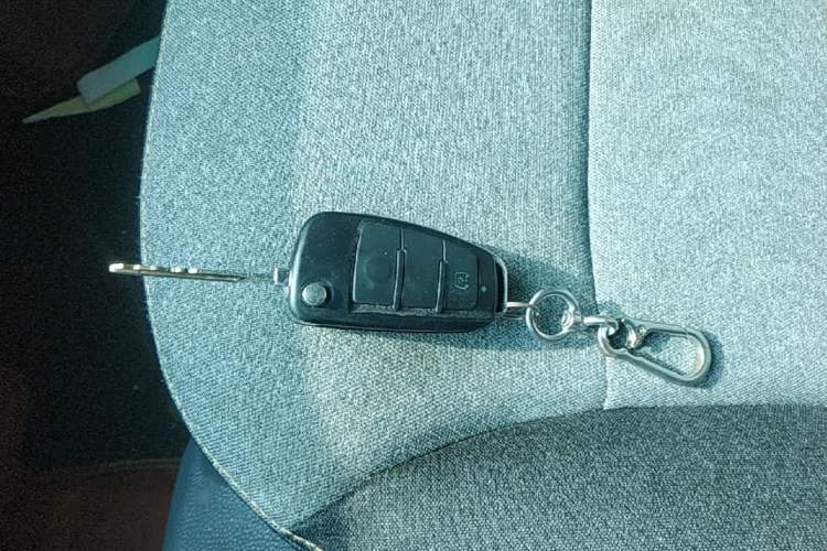 Used Farizon Xingxiang V 2023 V6E PLUS Ningde Era 41.86kWh 3rd-Generation Battery Pack – Premium Edition Interior 1