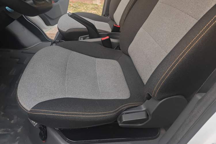 Used Farizon Xingxiang V 2023 V6E Ningde Times 41.86kWh Value Edition Interior 13