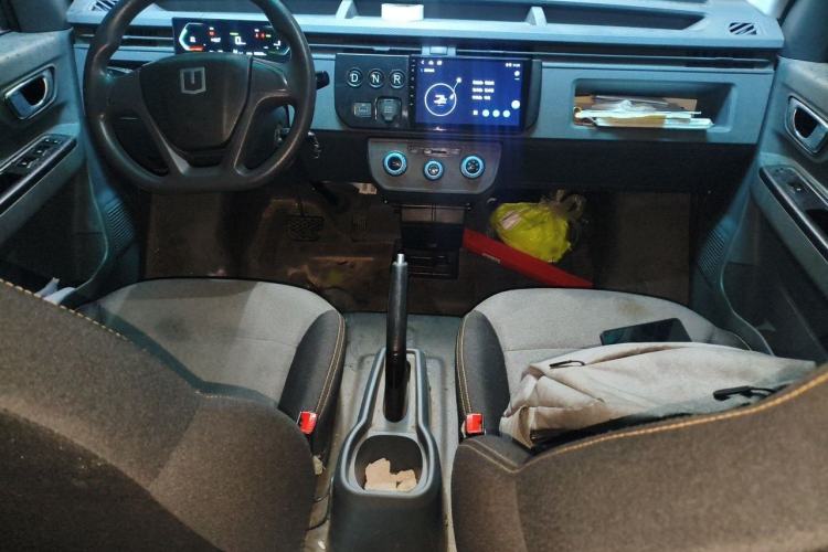 Used Farizon Xingxiang V 2023 V6E Guoxuan 41.93 kWh Feature Edition JHC6480BEV51 Interior 2
