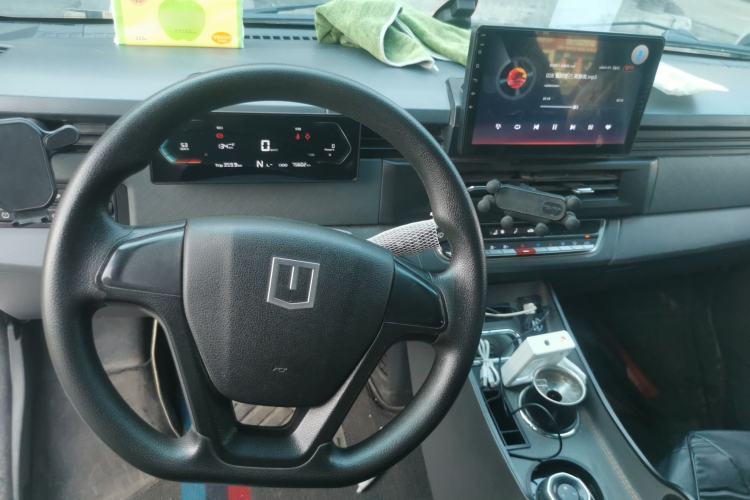 Used Farizon Xingxiang V 2023 V6E Guoxuan 41.93 kWh Feature Edition JHC6480BEV51 Interior 2