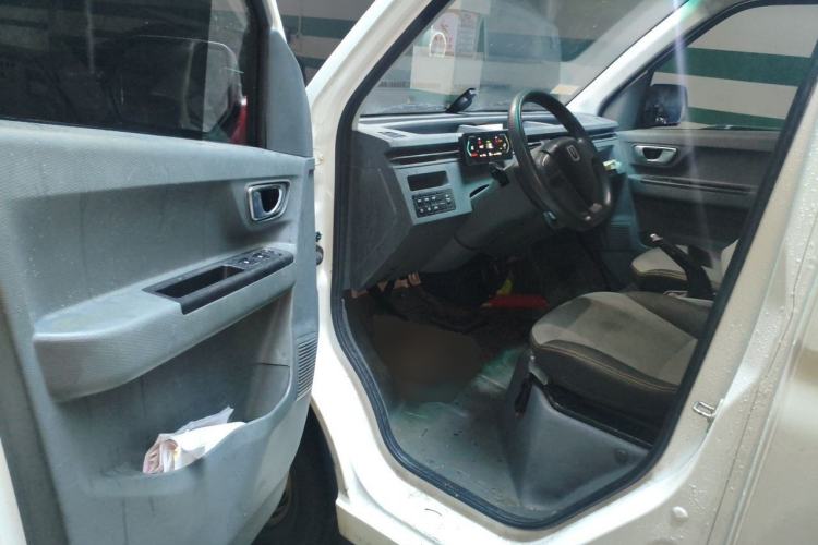 Used Farizon Xingxiang V 2023 V6E Guoxuan 41.93 kWh Feature Edition JHC6480BEV51 Interior 3