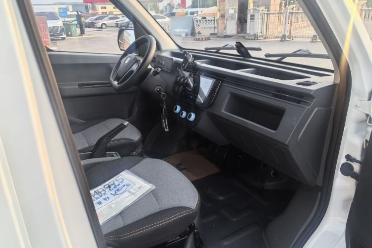 Used Farizon Xingxiang V 2023 V6E Ningde Times 38.64 kWh Value Edition Interior 3