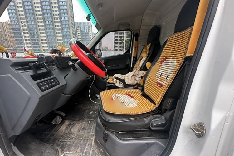 Used Farizon Xingxiang V 2023 V6E Guoxuan Hi-Tech 41.93 kWh Value Edition Interior 3
