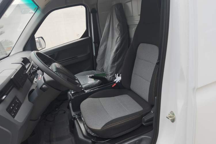 Used Farizon Xingxiang V 2023 V6E Guoxuan Hi-Tech 41.93 kWh Value Edition Interior 4