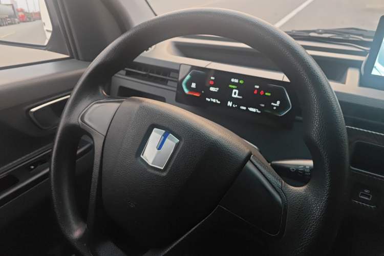 Used Farizon Xingxiang V 2023 V6E Ningde Times 41.86kWh Value Edition Interior 5