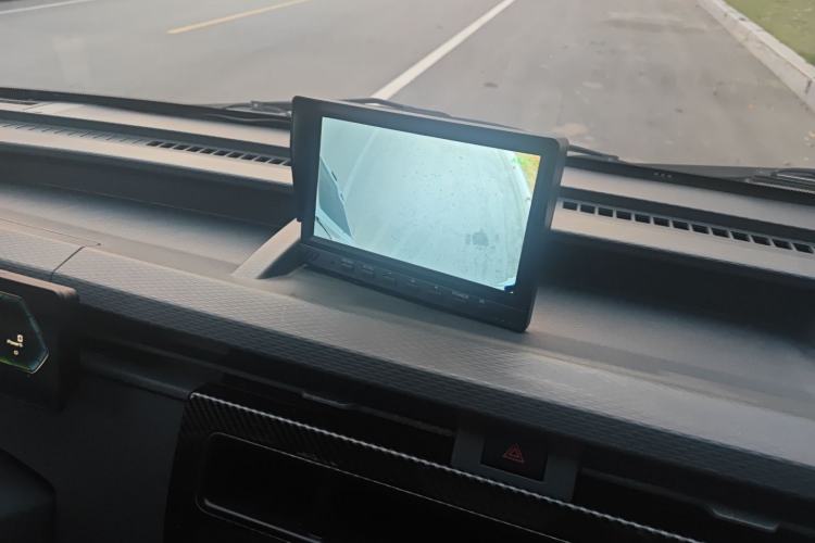 Used Farizon Xingxiang V 2023 V6E Ningde Times 41.86kWh Value Edition Interior 6