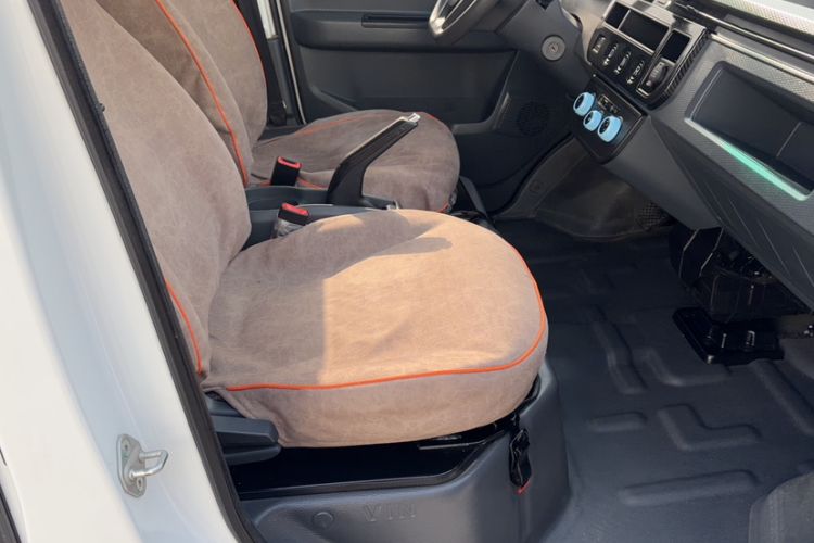 Used Farizon Xingxiang V 2023 V6E Guoxuan Hi-Tech 41.93 kWh Value Edition Interior 8