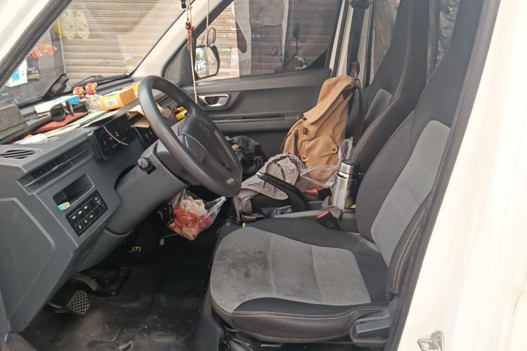 Used Farizon Xingxiang V 2023 V6E Guoxuan 41.93 kWh Feature Edition JHC6480BEV51 Left Front Seat