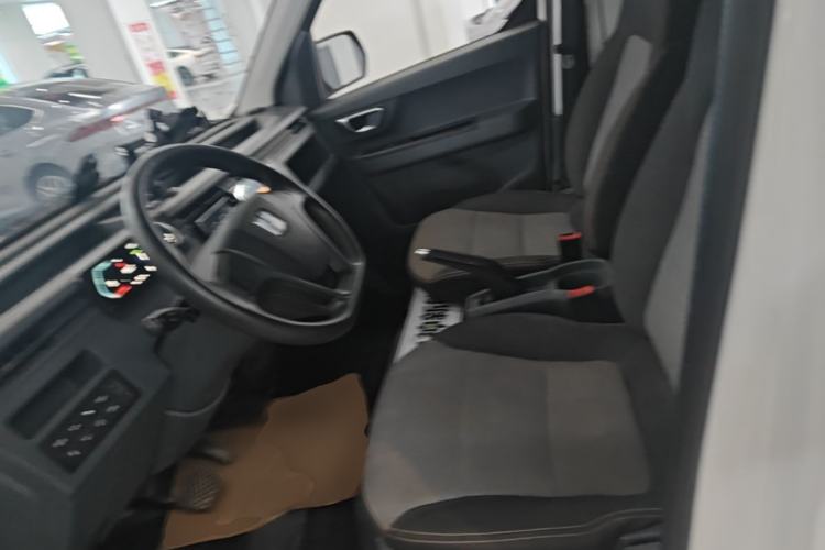 Used Farizon Xingxiang V 2023 V6E Guoxuan Hi-Tech 41.93 kWh Value Edition Left Front Seat