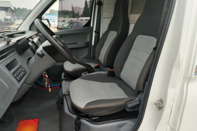 Used Farizon Xingxiang V 2023 V6E Guoxuan Hi-Tech 41.93 kWh Value Edition Left Front Seat