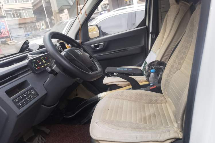Used Farizon Xingxiang V 2023 V6E Ningde Times 38.64 kWh Value Edition Left Front Seat