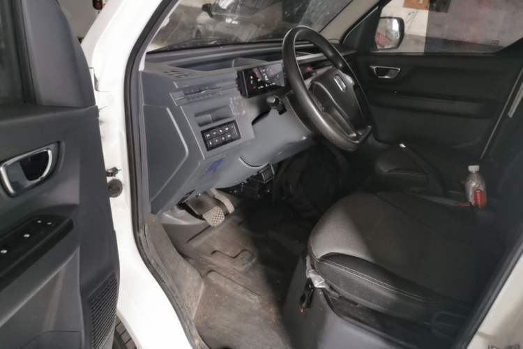 Used Farizon Xingxiang V 2023 V6E Zhonghang Lithium Battery 38.64kWh Value Edition Left Front Seat