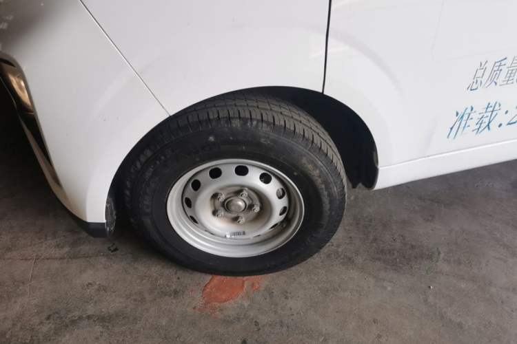 Used Farizon Xingxiang V 2023 V6E Zhonghang Lithium Battery 38.64kWh Value Edition Left Front Wheel Hub