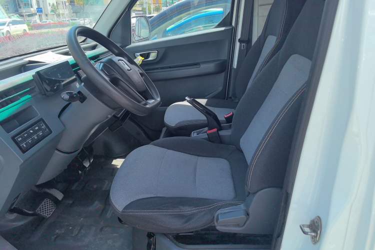 Used Farizon Xingxiang V 2023 V5E Guoxuan High-Tech 38.7 kWh Value Edition Left Rear Seat