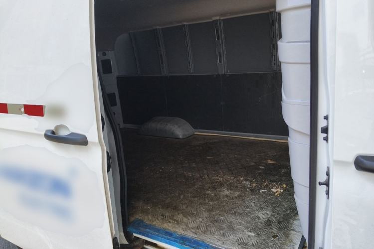 Used Farizon Xingxiang V 2023 V5E AVIC Lithium Battery 38.64kWh Deluxe Edition Left Rear Seat
