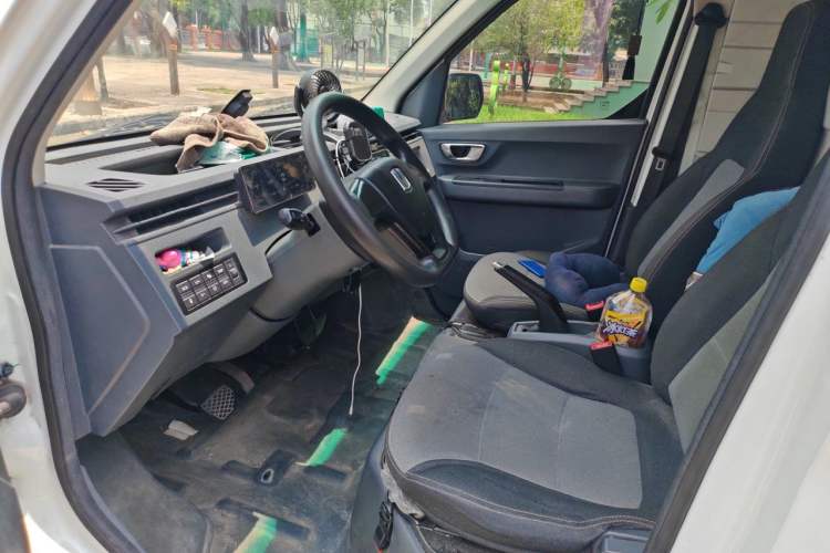 Used Farizon Xingxiang V 2023 V5E AVIC Lithium Battery 38.64kWh Value Edition Left Rear Seat