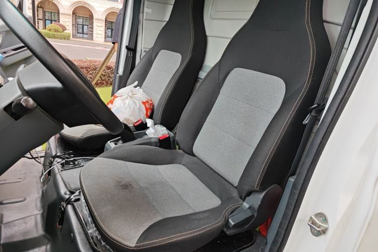 Used Farizon Xingxiang V 2023 V6E Zhonghang Lithium Battery 38.64kWh Value Edition Left Rear Seat