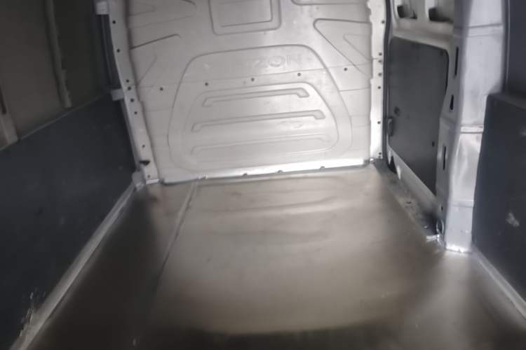 Used Farizon Xingxiang V 2023 V6E Guoxuan Hi-Tech 38.7 kWh Value Edition Left Rear Seat