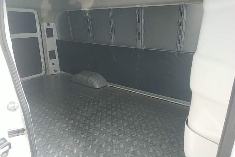 Used Farizon Xingxiang V 2023 V6E PLUS Ningde Era 41.86kWh 3rd-Generation Battery Pack – Premium Edition Left Rear Seat