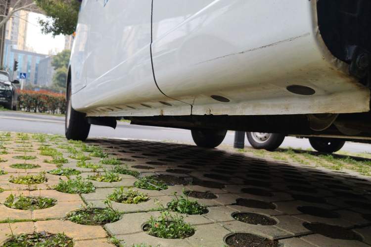 Used Farizon Xingxiang V 2023 V6E Zhonghang Lithium Battery 38.64kWh Value Edition Left Side Sill