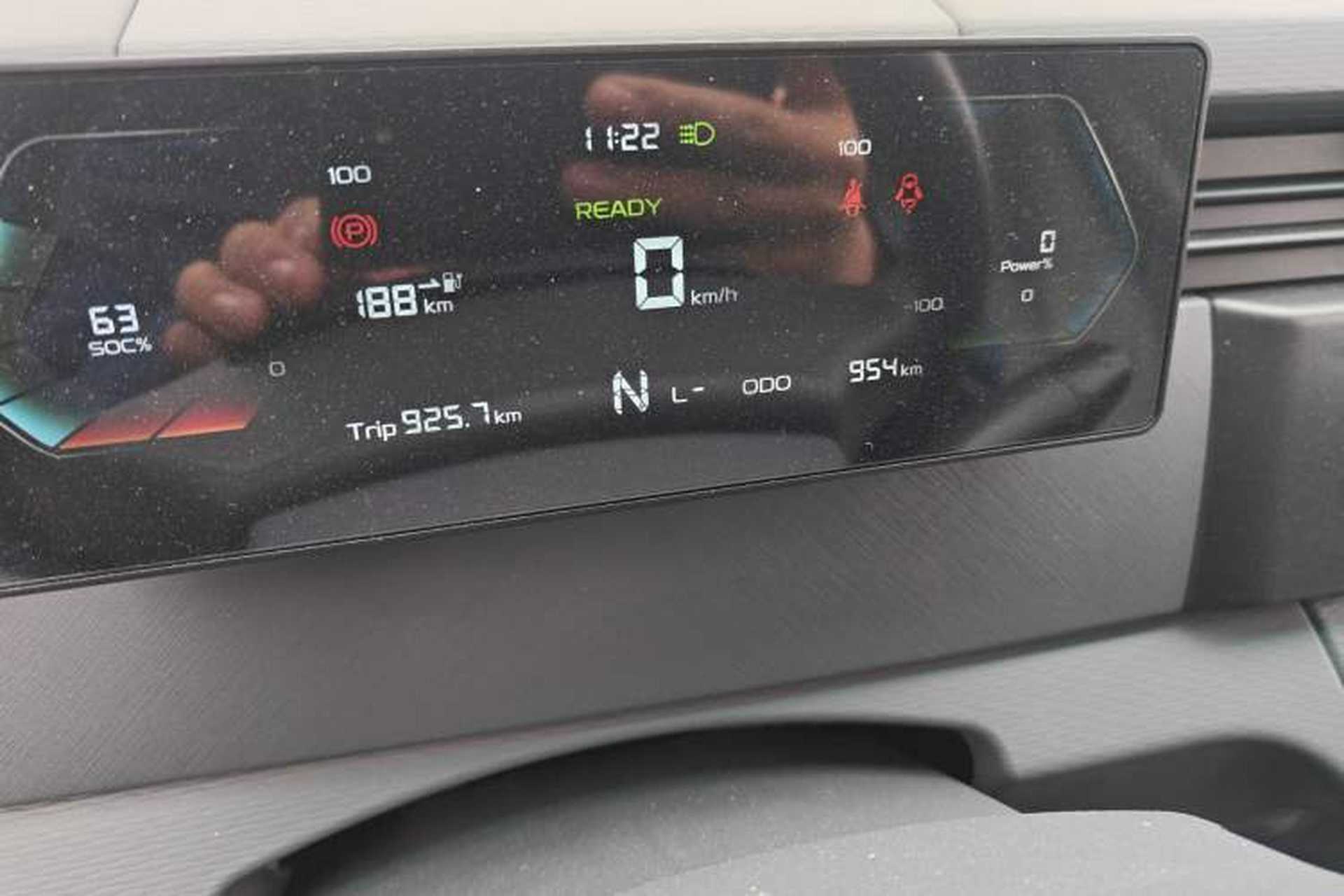 Used Farizon Xingxiang V 2023 V6E Guoxuan Hi-Tech 41.93 kWh Value Edition Odometer Close Up