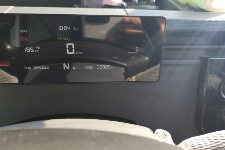 Used Farizon Xingxiang V 2023 V6E Ningde Times 41.86kWh Value Edition Odometer Close Up