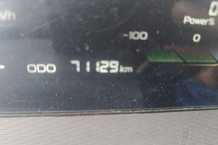 Used Farizon Xingxiang V 2023 V6E Guoxuan Hi-Tech 38.7 kWh Value Edition Odometer Close Up