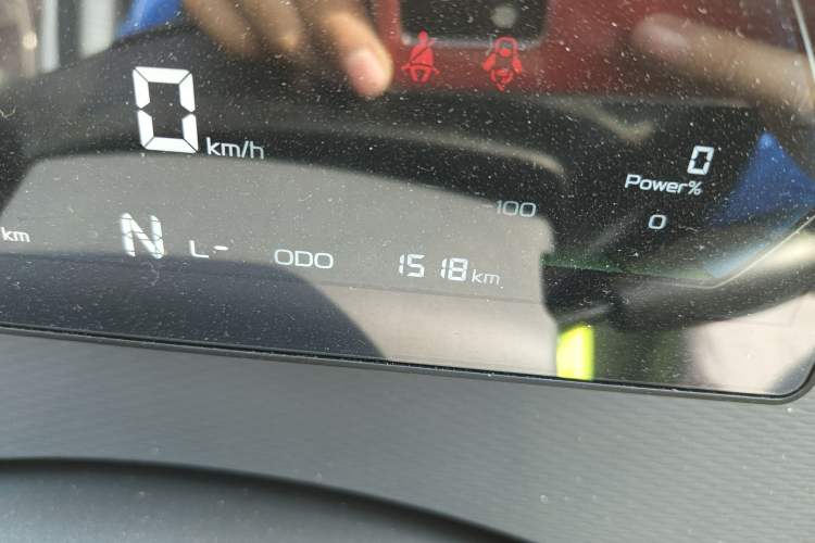 Used Farizon Xingxiang V 2023 V6E Zhonghang Lithium Battery 38.64kWh Value Edition Odometer Close Up