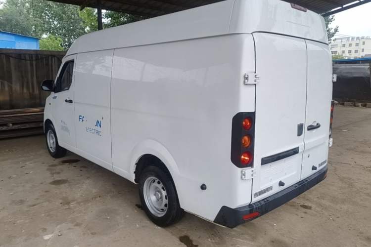 Used Farizon Xingxiang V 2023 V6E PLUS Ningde Era 41.86kWh 3rd-Generation Battery Pack – Value Edition Rear Left 45 Deg
