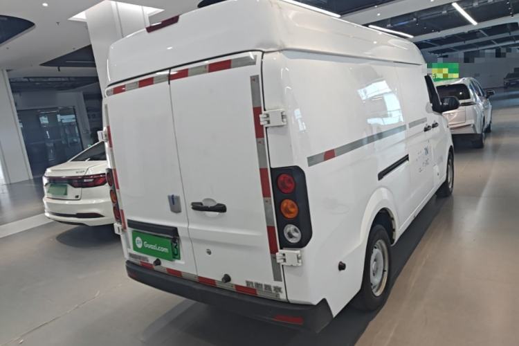 Used Farizon Xingxiang V 2023 V6E Guoxuan Hi-Tech 41.93 kWh Value Edition Rear Right 45 Deg