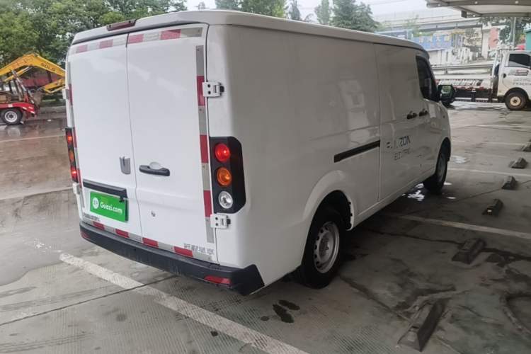 Used Farizon Xingxiang V 2023 V6E Guoxuan Hi-Tech 38.7 kWh Value Edition Rear Right 45 Deg
