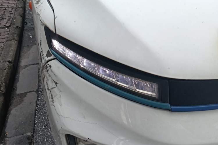Used Farizon Xingxiang V 2023 V6E Guoxuan 41.93 kWh Feature Edition JHC6480BEV51 Right Front Headlight