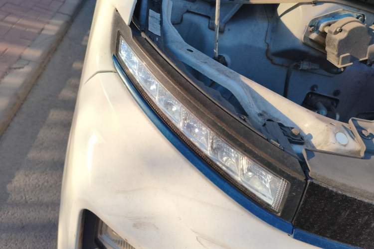 Used Farizon Xingxiang V 2023 V6E Guoxuan Hi-Tech 38.7 kWh Value Edition Right Front Headlight