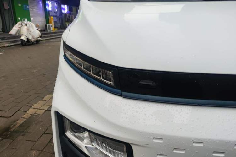 Used Farizon Xingxiang V 2023 V5E Guoxuan High-Tech 38.7 kWh Value Edition Right Front Headlight