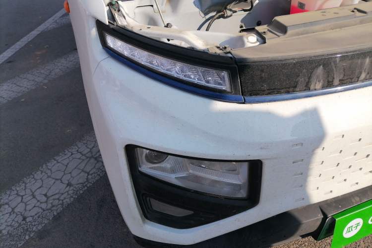 Used Farizon Xingxiang V 2023 V6E Guoxuan Hi-Tech 38.7 kWh Value Edition Right Front Headlight