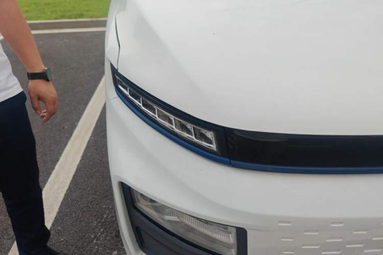 Used Farizon Xingxiang V 2023 V6E Ningde Times 41.86kWh Value Edition Right Front Headlight