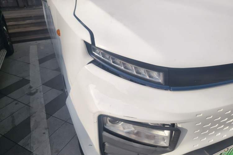 Used Farizon Xingxiang V 2023 V6E Guoxuan Hi-Tech 38.7 kWh Value Edition Right Front Headlight