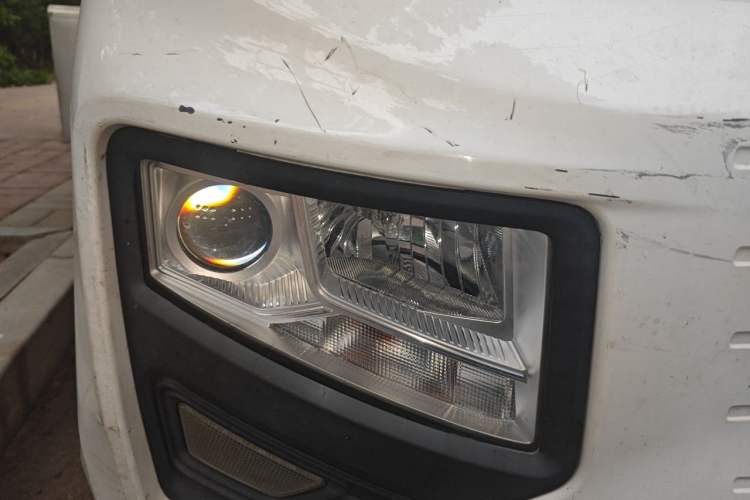 Used Farizon Xingxiang V 2023 V6E Guoxuan Hi-Tech 41.93 kWh Value Edition Right Front Headlight