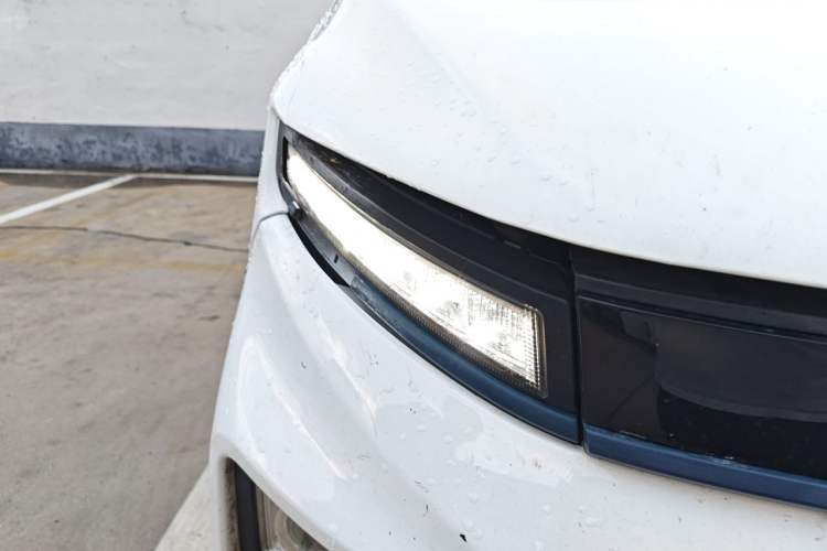 Used Farizon Xingxiang V 2023 V6E PLUS Evey Lithium Energy 41.86kWh Value Edition Right Front Headlight