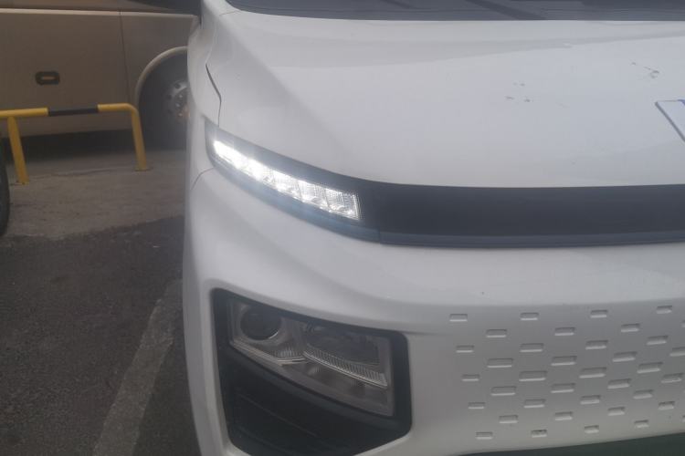 Used Farizon Xingxiang V 2023 V6E Ningde Times 38.64 kWh Value Edition Right Front Headlight