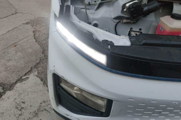 Used Farizon Xingxiang V 2023 V6E Ningde Times 41.86kWh Value Edition Right Front Headlight