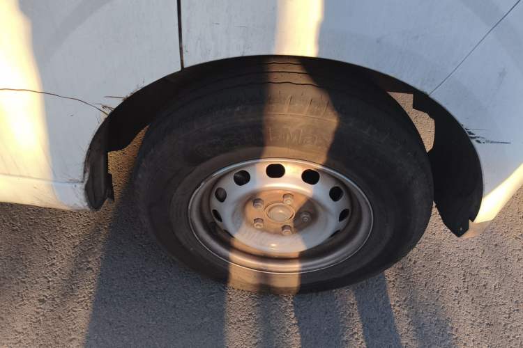 Used Farizon Xingxiang V 2023 V6E Guoxuan Hi-Tech 38.7 kWh Value Edition Right Front Wheel Hub
